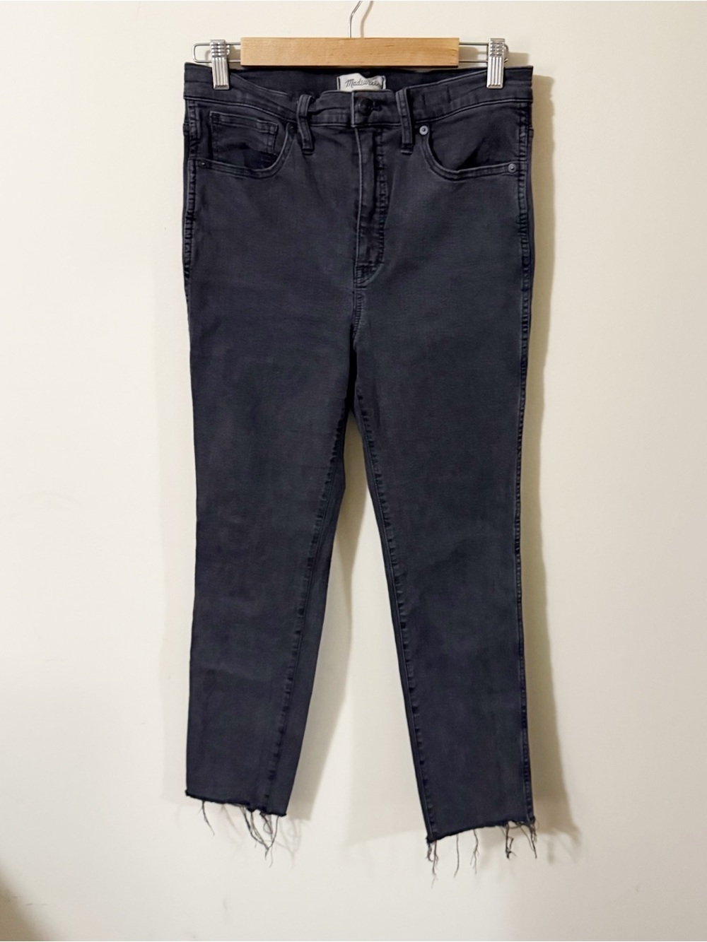 Madewell Black Stovepipe Raw Hem Size 29 Womens Jeans